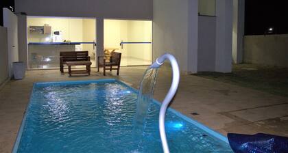Spacious townhouse with pool 1.5 km from the center