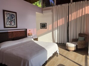 3 bedrooms, travel cot, WiFi, bed sheets - Modern Beach House-Aslan's Country (Tivives)