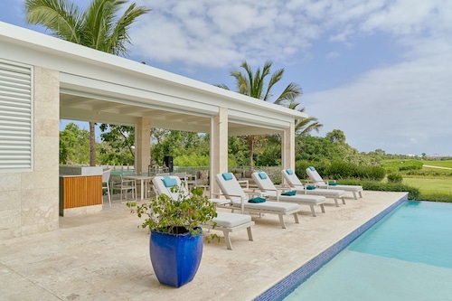 Family Friendly Villa inside Punta Cana Resort&Club with maid included!