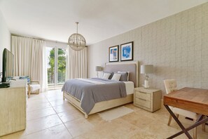 5 bedrooms, in-room safe, desk, iron/ironing board - Family Friendly Villa inside Punta Cana Resort&Club with maid included! (Punta Cana)