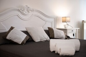 3 bedrooms, iron/ironing board, WiFi, bed sheets - House Bonifacio VIII (Roma)