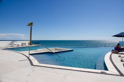 #1 sought-after Luxury 2B/2B -Encantame Towers: Best Views & Amply stocked