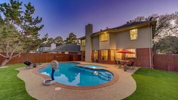 Piscine extérieure, piscine chauffée