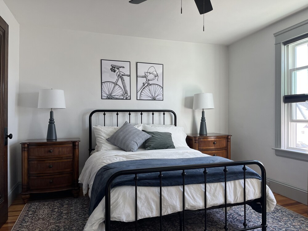 Cozy Pet Friendly Apartment 5 minutes from Downtown Providence! Providence FeWodirekt