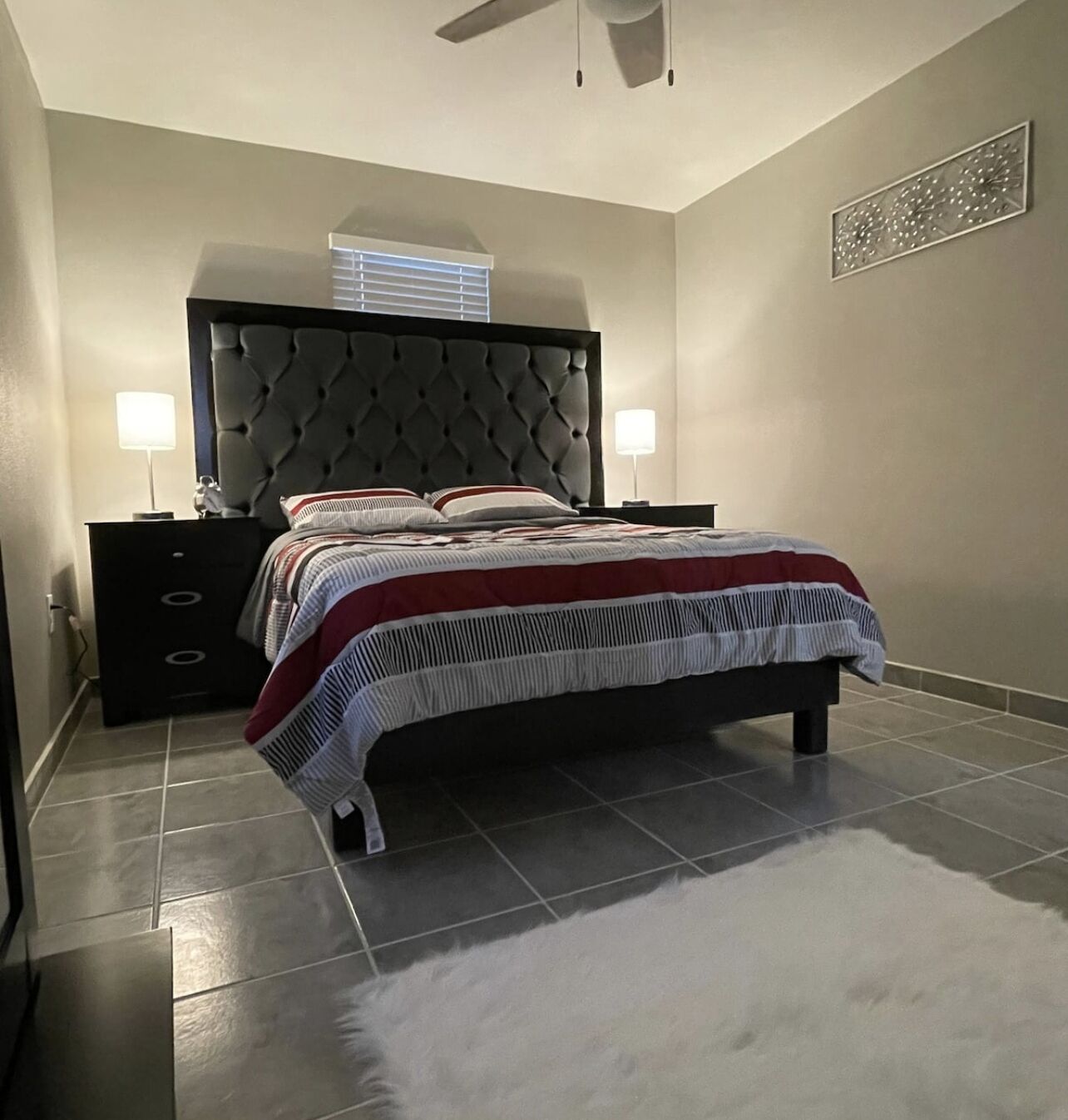 2 habitaciones, tabla de planchar con plancha y wifi gratis 