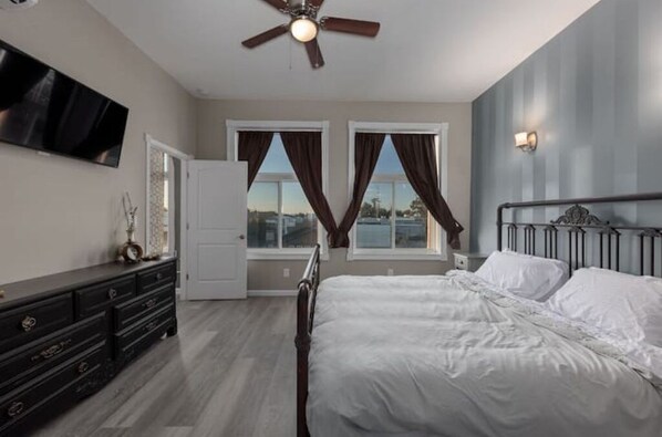 1 bedroom, travel cot, free WiFi, bed sheets