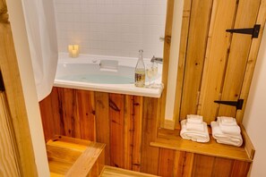 Shower, jetted bath, hair dryer, towels