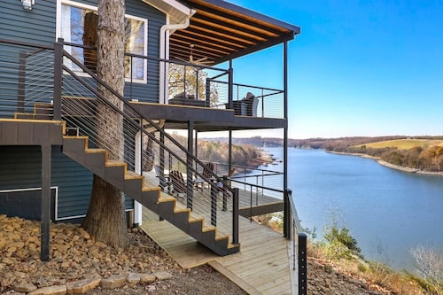 Eagles Bluff - Views of Beaver Lake