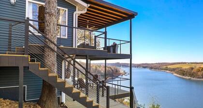 Eagles Bluff - Views of Beaver Lake