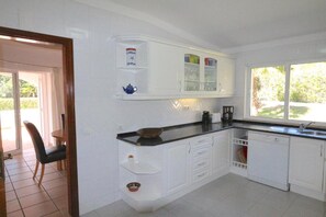 Frigorífic, forn, placa de cuina i rentaplats