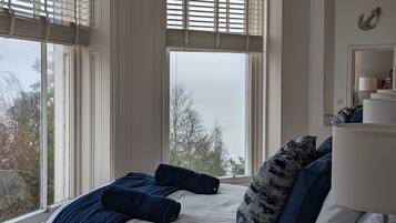 1 bedroom, travel crib, WiFi