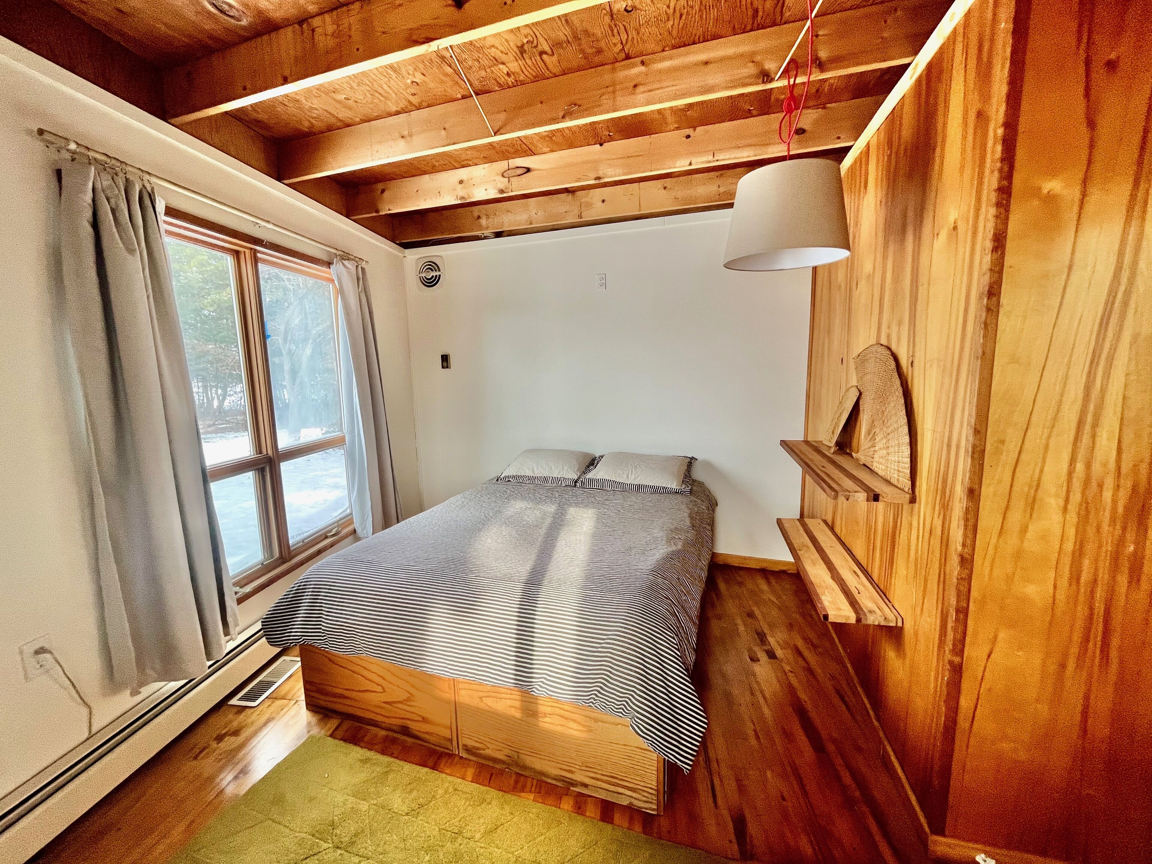 4 bedrooms, WiFi, bed sheets, wheelchair access