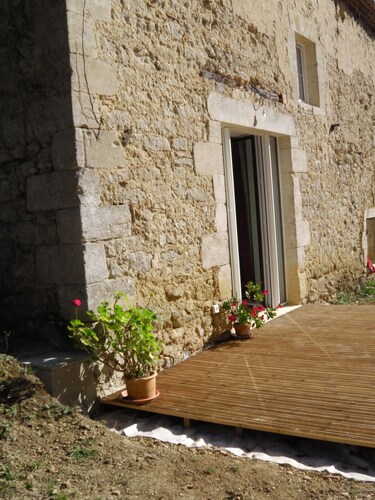 Aux vieux fours à 5.5 km du canal, 9 km du chemin de compostelle
4 ch 2 SDB