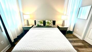 2 bedrooms, desk, iron/ironing board, WiFi