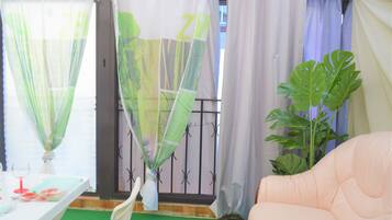 TV connectée, lecteur de DVD, livres, chaßne hi-fi