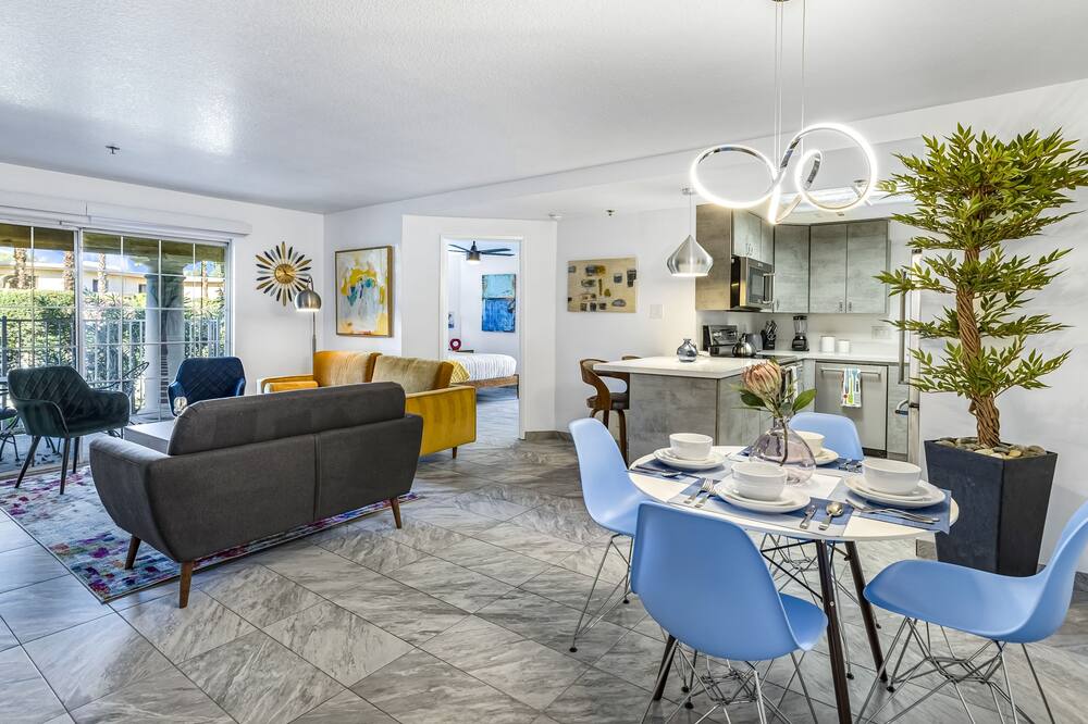 Dog-friendly, ground-floor, mountain view condo with 2 patios, pool & hot tub