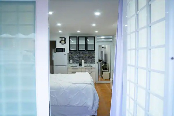 1 dormitori, planxa i posts de planxar, wifi gratuïta i roba de llit