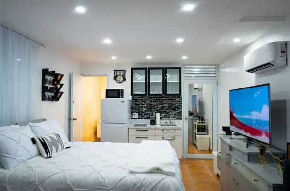 1 chambre, fer et planche à repasser, Wi-Fi gratuit, draps fournis