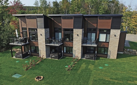 Exterior. Luxury mountain condo with golf and slide views