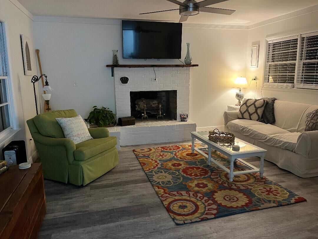 Cozy Lake cottage