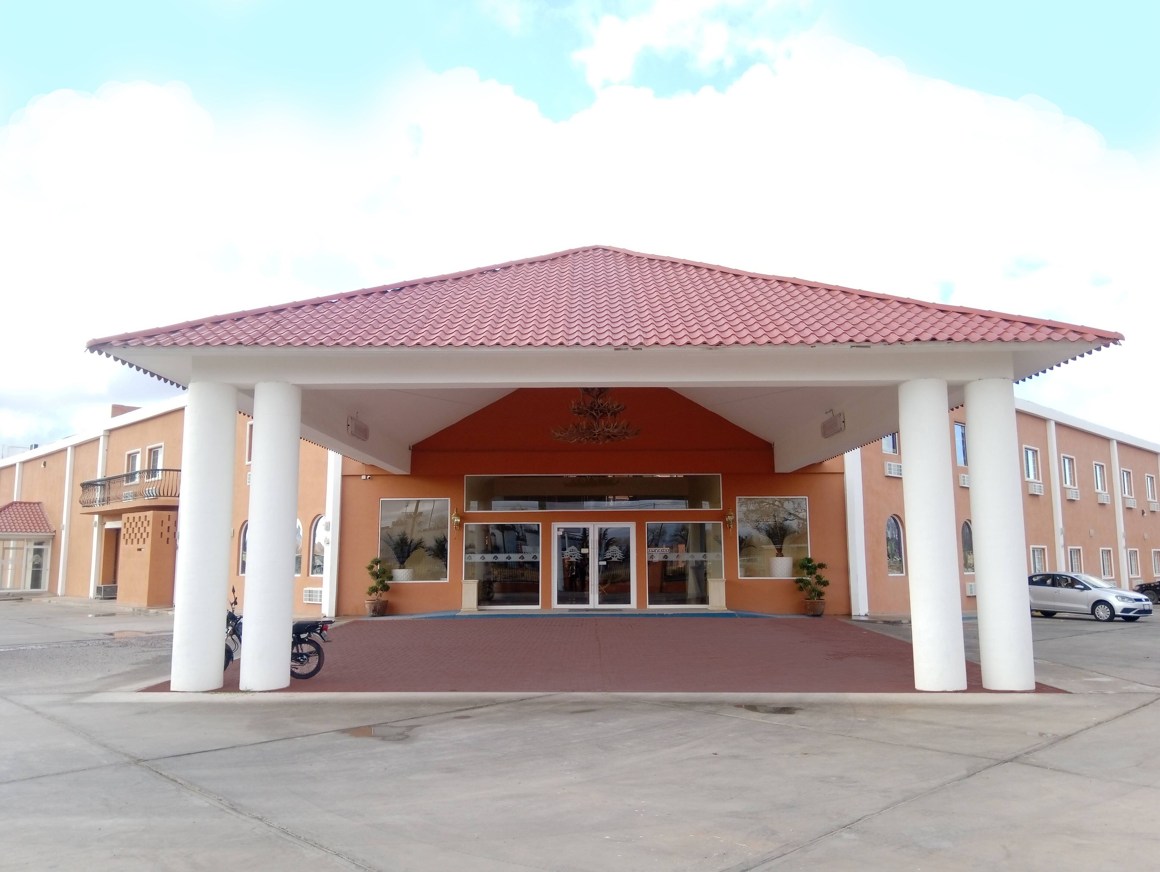 Vista frontal de la propiedad