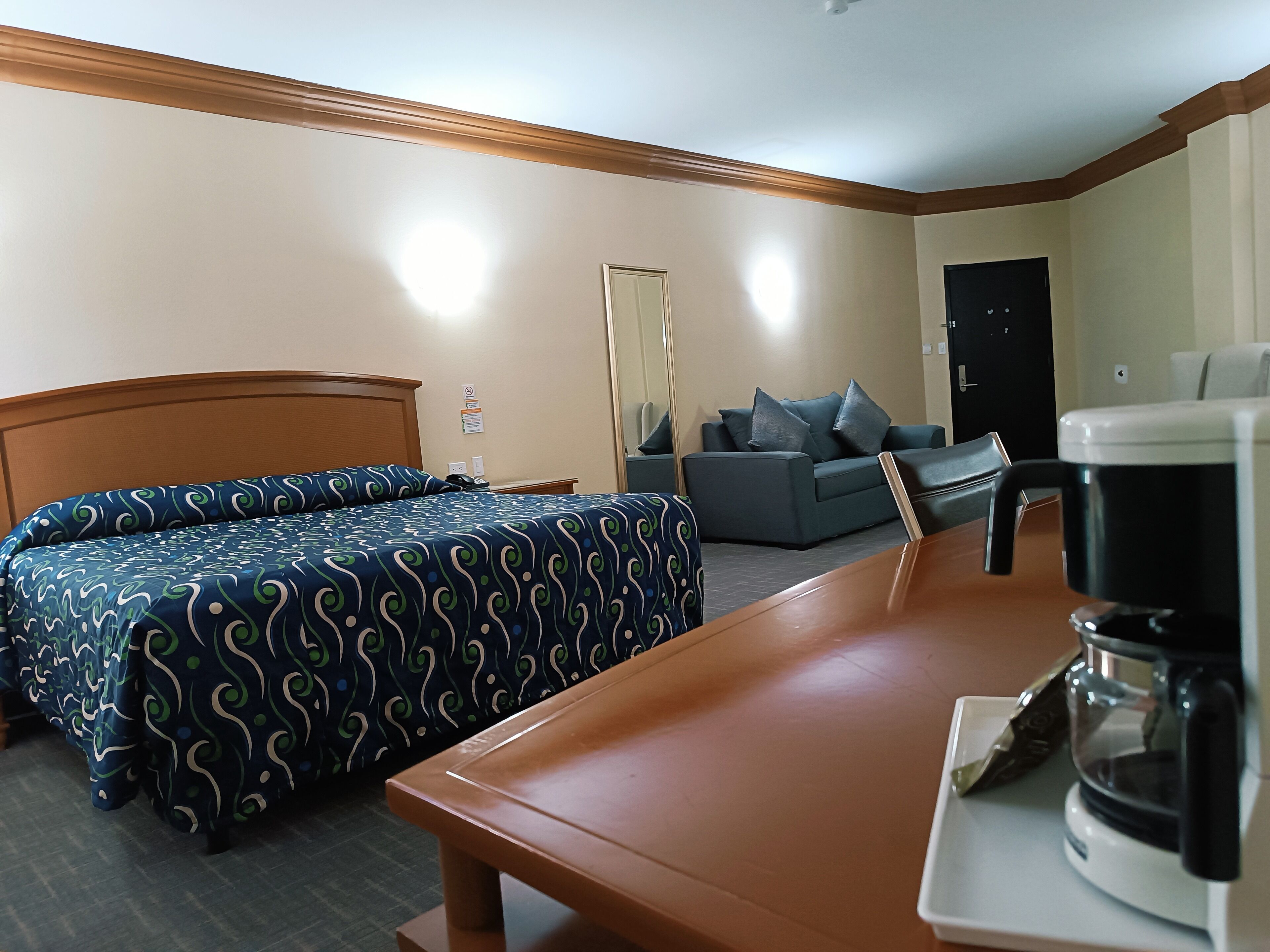 Executive Room | Down duvets, pillow-top beds, in-room safe, desk