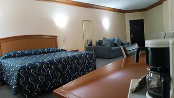 Executive Room | Down duvets, pillow-top beds, in-room safe, desk