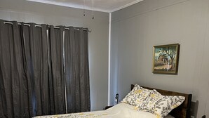 2 soverom, strykejern/-brett, reiseseng for barn og wi-fi (inkludert)