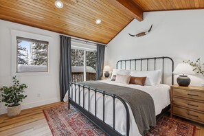 5 bedrooms, travel cot, WiFi, bed sheets - Cozy Home Just Minutes from Town & Ski Resort (Whitefish)