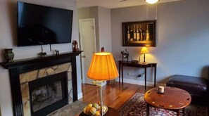 Living area - The Cat's Meow (Islands Bungalow) (Savannah)