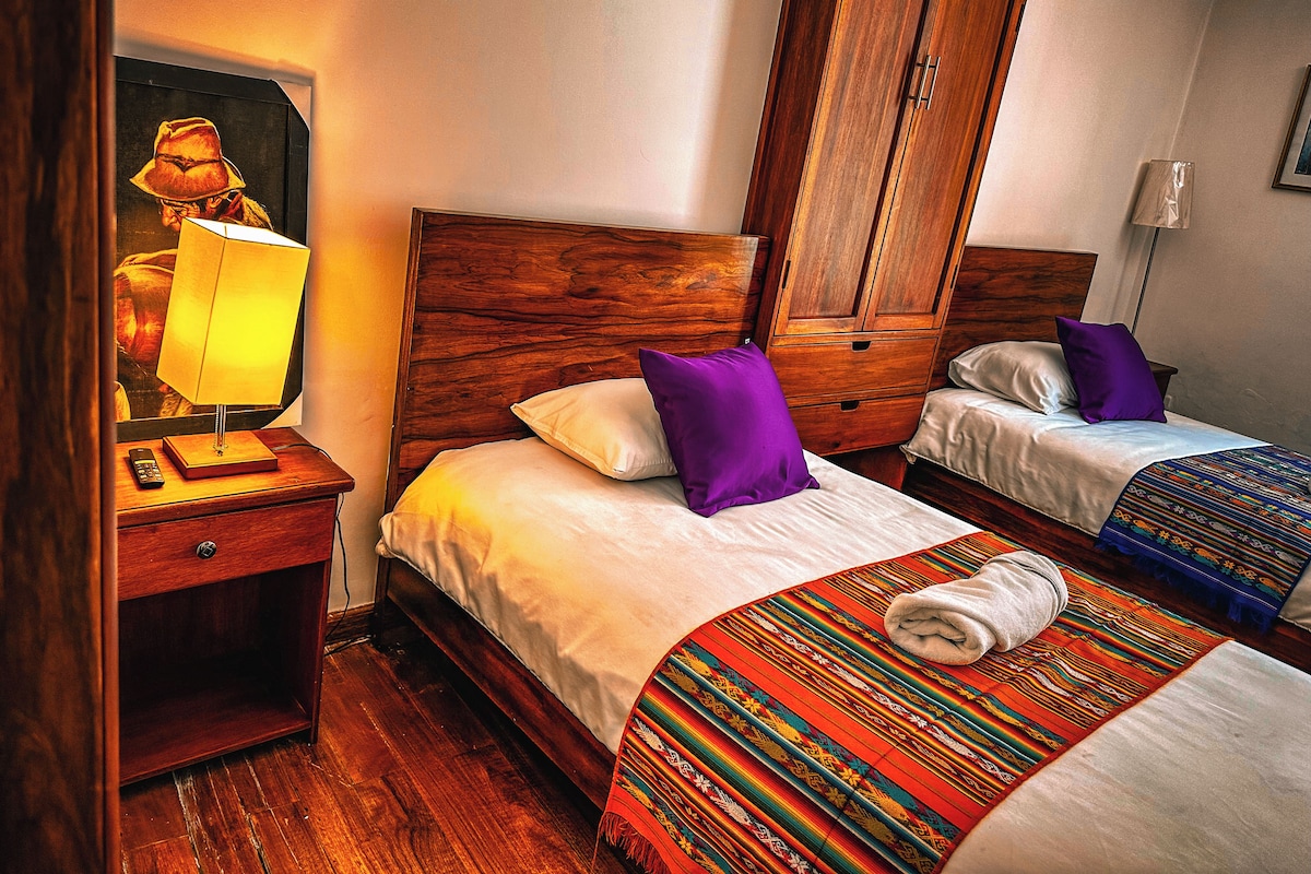 Wifi gratis, decoración personalizada y muebles diferentes 