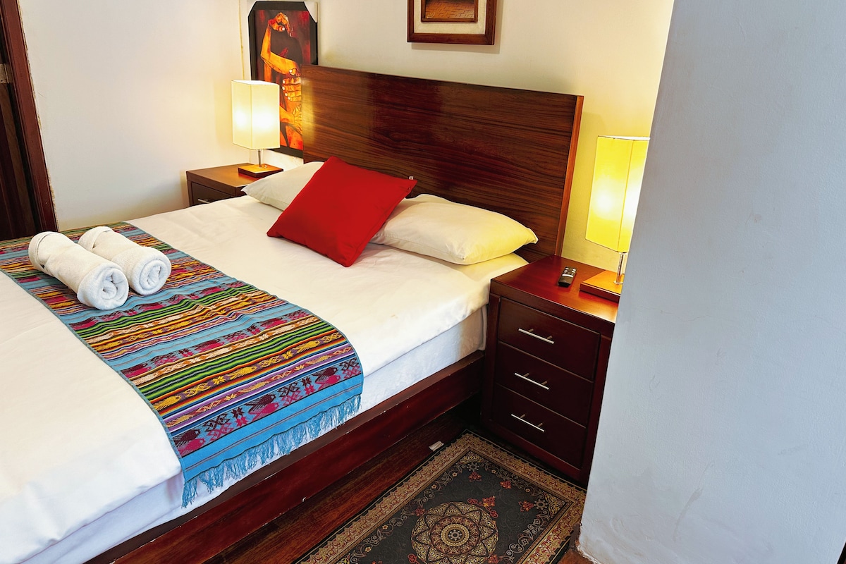 Wifi gratis, decoración personalizada y muebles diferentes 