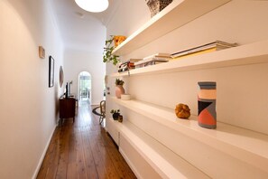 Interior - Lush Bondi Beach lifestyle 50m to beach w parking (Bondi Beach)