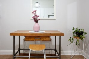 Interior - Incredible Beachside Location 4 Bed Apartment (Bondi Beach)