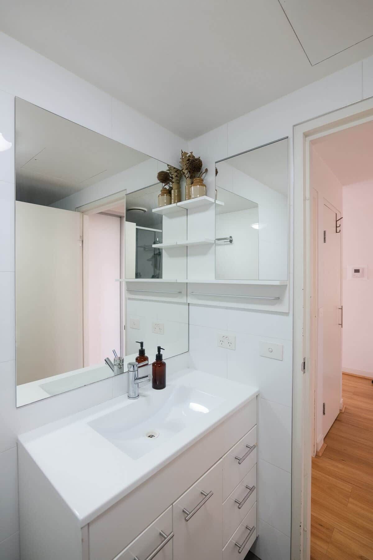 Shower, hair dryer, shampoo
