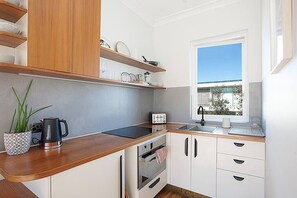 Fridge, oven, stovetop, toaster