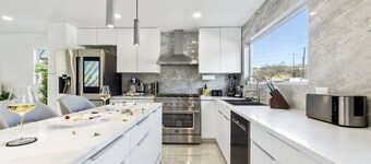 Upscale Getaway with Ping-Pong, Hammocks, and Tennis. Pet-Friendly!