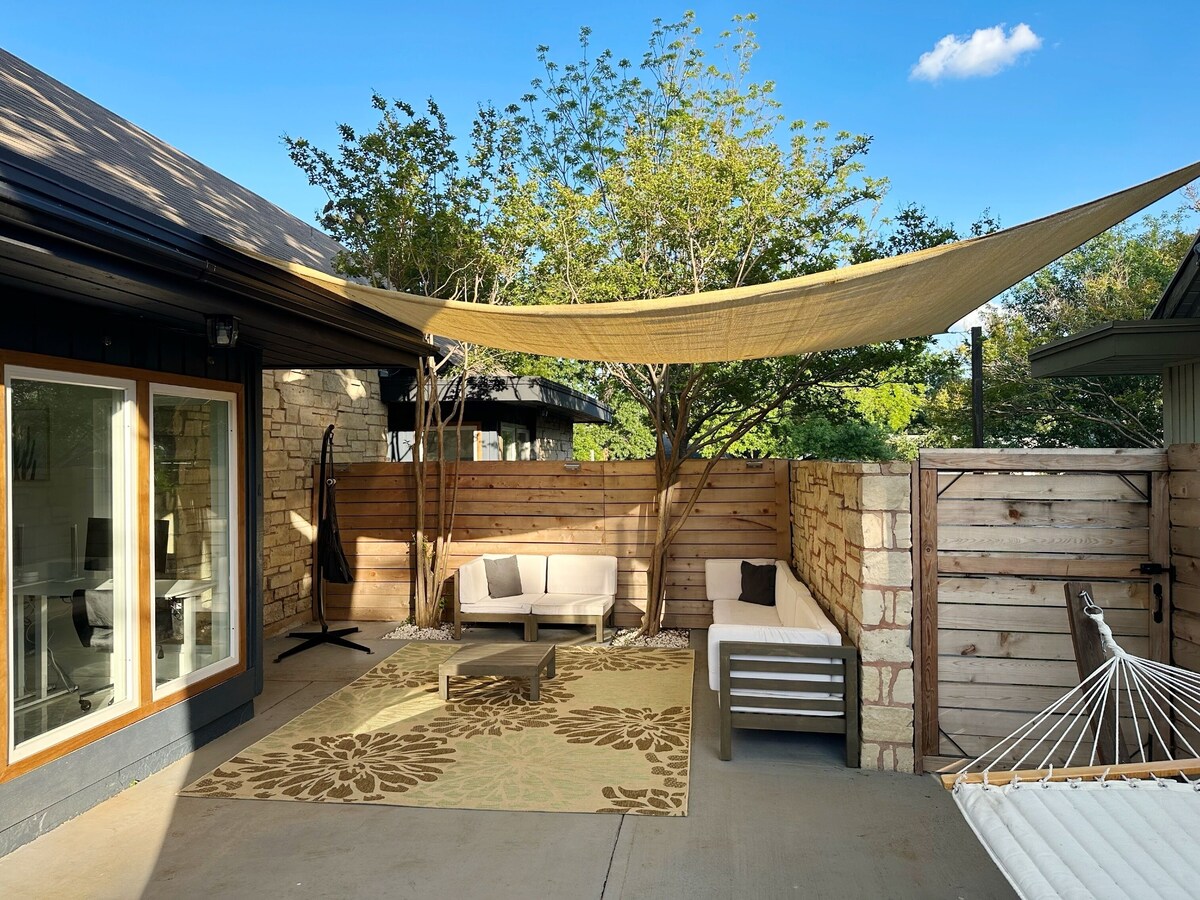 Photo 9 of Upscale Getaway with Ping-Pong, Hammocks, and Tennis. Pet-Friendly!