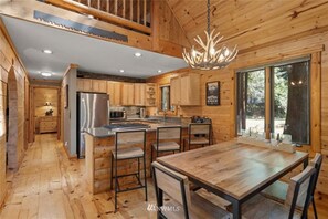 Dining - Perfect chalet accommodations tucked into the most wonderful towering trees! (Deming)