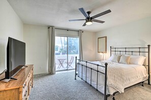 3 bedrooms, desk, iron/ironing board, travel cot