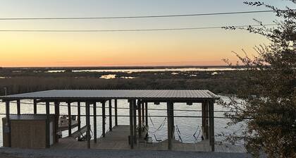 3bed 2Bath Bunk Rooms Delacroix Fish Hunt Camp Lodge Bayou Paradise Lodge, LLC