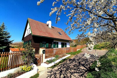 Gemütliches Ferienhaus mit Blick auf die Weinberge. Frühstücksservice möglich!