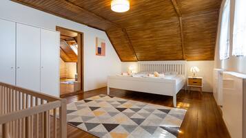 3 makuuhuonetta, silitysrauta/-lauta, ilmainen Wi-Fi, vuodevaatteet