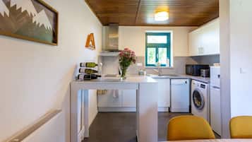 Fridge, microwave, oven, dishwasher