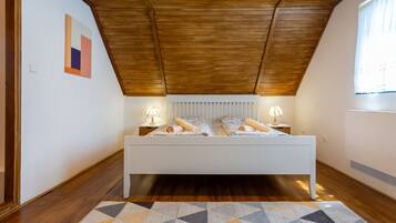 3 dormitoris, planxa i posts de planxar, wifi gratuïta i roba de llit