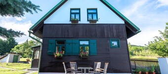 Gemütliches Ferienhaus mit Blick auf die Weinberge. Frühstücksservice möglich!