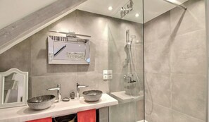 Bathtub, hair dryer, towels - Heol - AMBON - Gîte (AMBON)