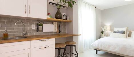 1 bedroom, desk, iron/ironing board, free WiFi