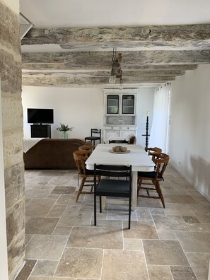 Dining - Stone country house (Trélissac)