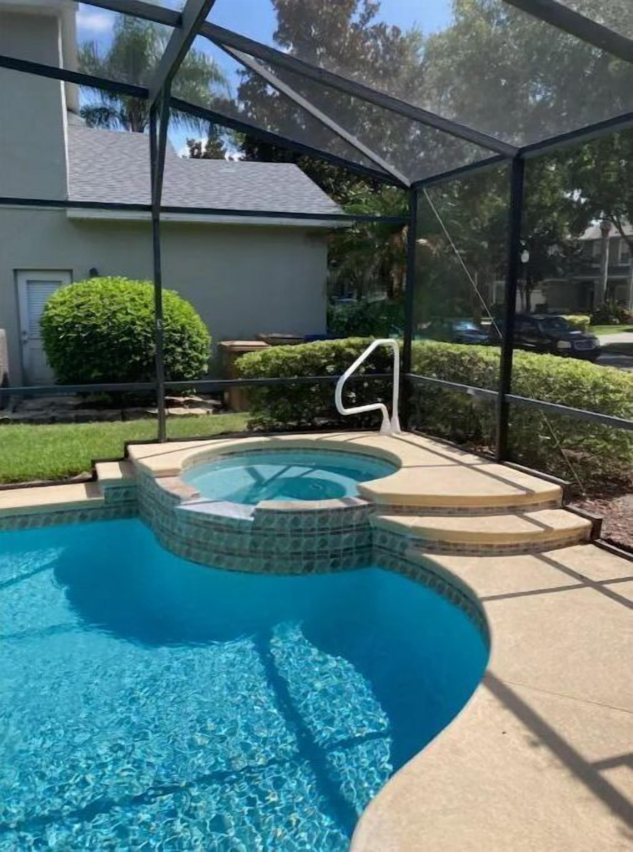 حمّام سباحة خارجي